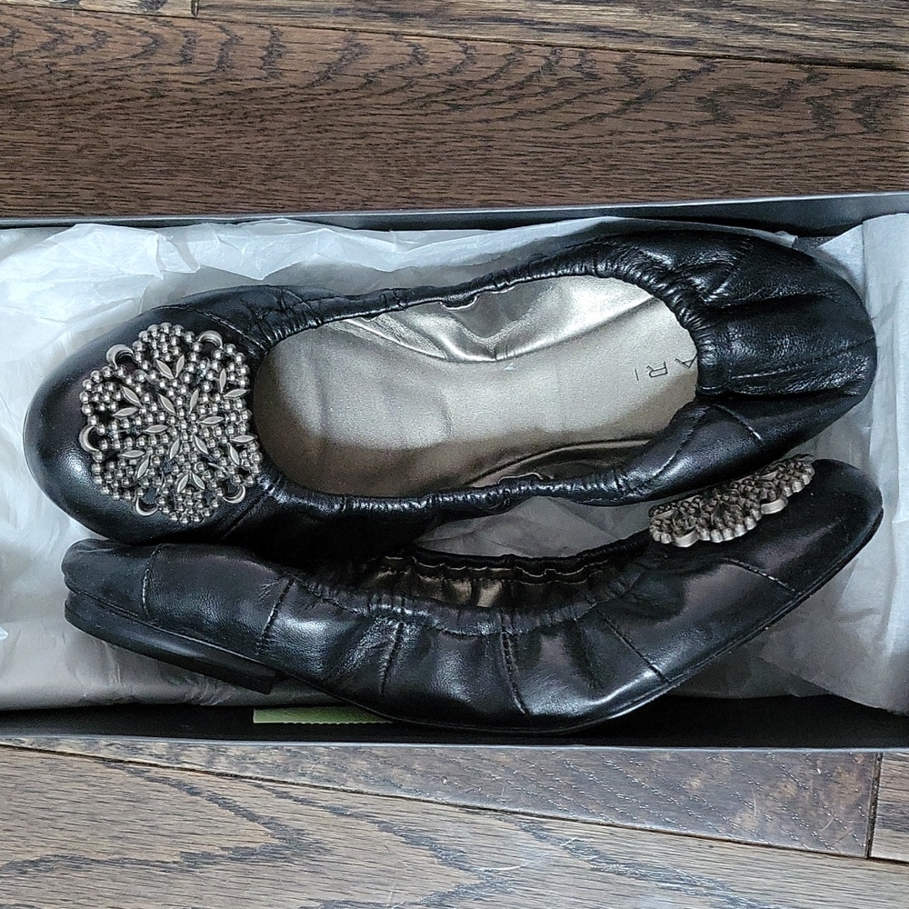 Tahari - Flats TA Valerie